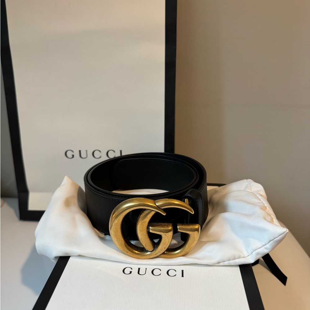 Gucci Women's Belt in Black with Gold GG Buckle
